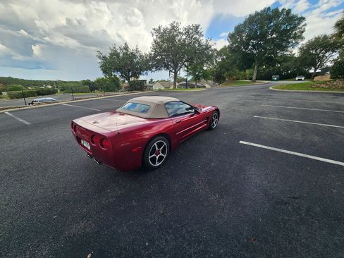 Used 2000 Chevrolet Corvette Convertible w/ Memory Pkg RWD image 9