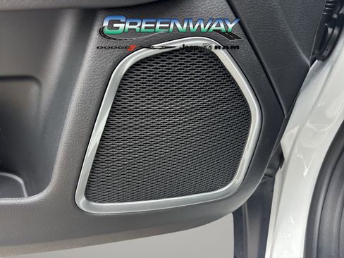 New 2026 Jeep Compass Latitude image 13