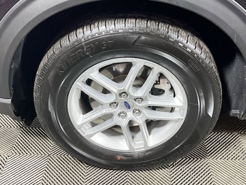 Used 2025 Ford Explorer Active image 28