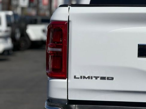 Used 2025 RAM 1500 Limited w/ Trailer Tow Group AWD/4WD image 8