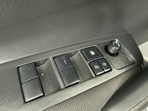 Used 2023 Toyota Corolla LE image 21