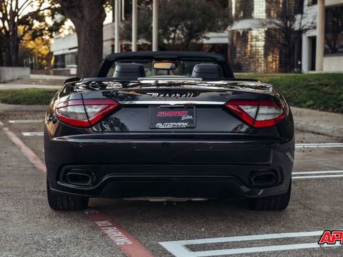 Used 2013 Maserati GranTurismo Sport image 15