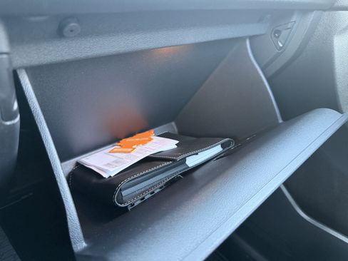 Used 2018 Volkswagen Tiguan S image 7