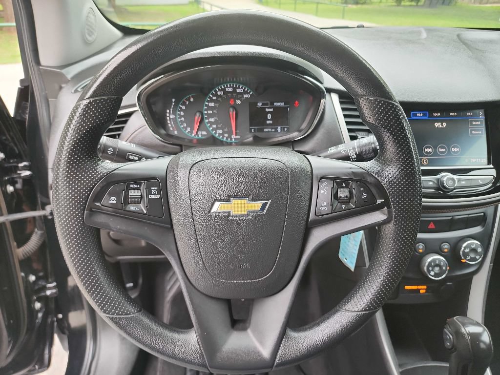 Used 2020 Chevrolet Trax LS w/ Tint and Cruise Package FWD image 17