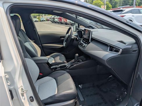 Used 2025 Toyota Corolla XSE FWD image 11