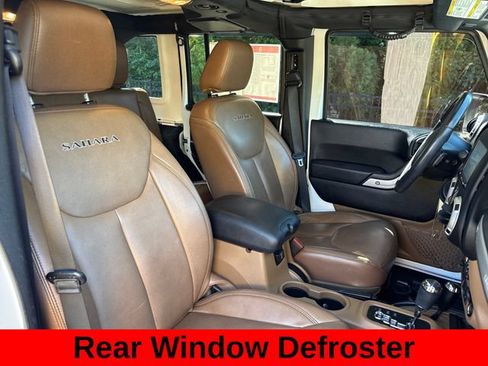 Used 2017 Jeep Wrangler Unlimited Sahara w/ Connectivity Group AWD/4WD image 24