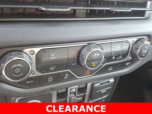 Used 2025 Jeep Wrangler Rubicon image 15