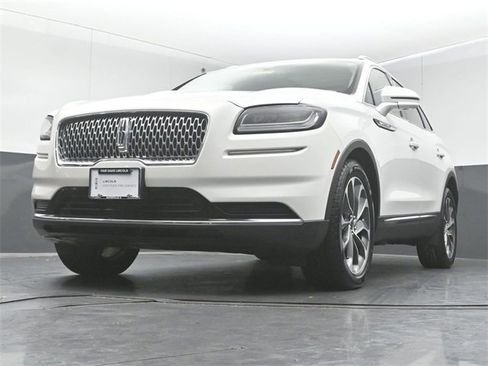 Certified 2023 Lincoln Nautilus Reserve w/ Luxury Package image 39