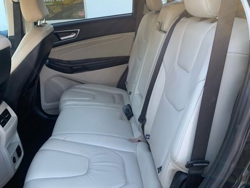 Used 2022 Ford Edge Titanium image 8