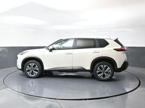 Used 2023 Nissan Rogue SV image 11