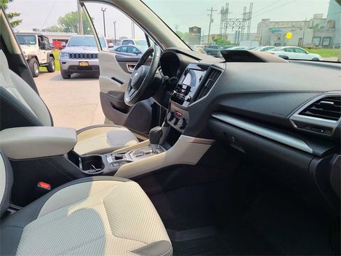 Used 2021 Subaru Forester Premium image 17