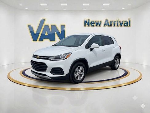 Used 2020 Chevrolet Trax LT w/ LT Convenience Package FWD image 1