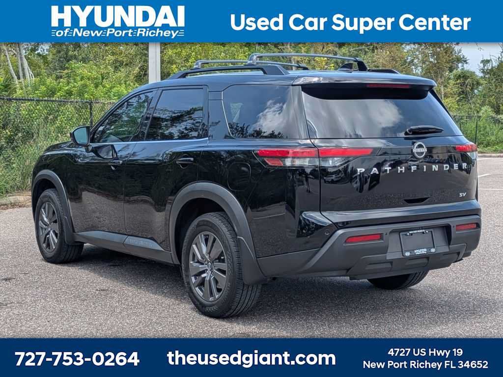 Used 2024 Nissan Pathfinder SV w/ Lighting Package (N92) FWD image 3