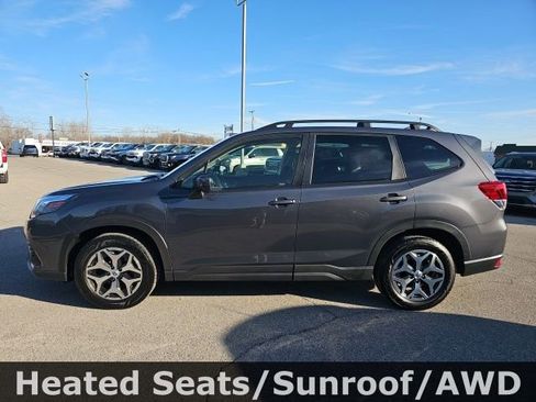 Used 2023 Subaru Forester Premium image 5