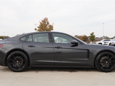 Used 2020 Porsche Panamera 4 image 10