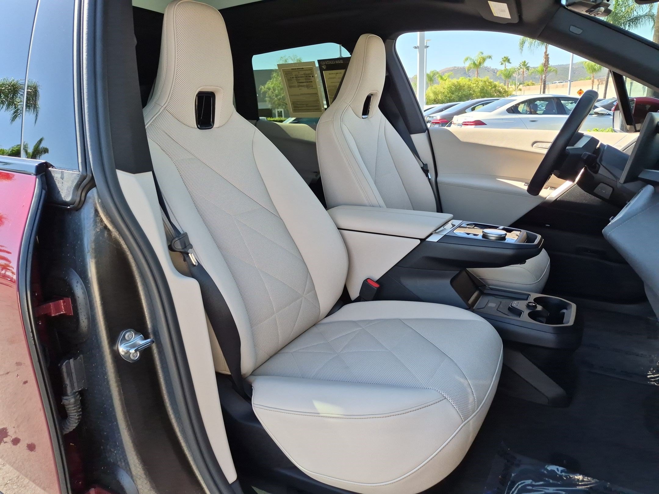 Certified 2024 BMW iX xDrive50 w/ Premium Package AWD/4WD image 33