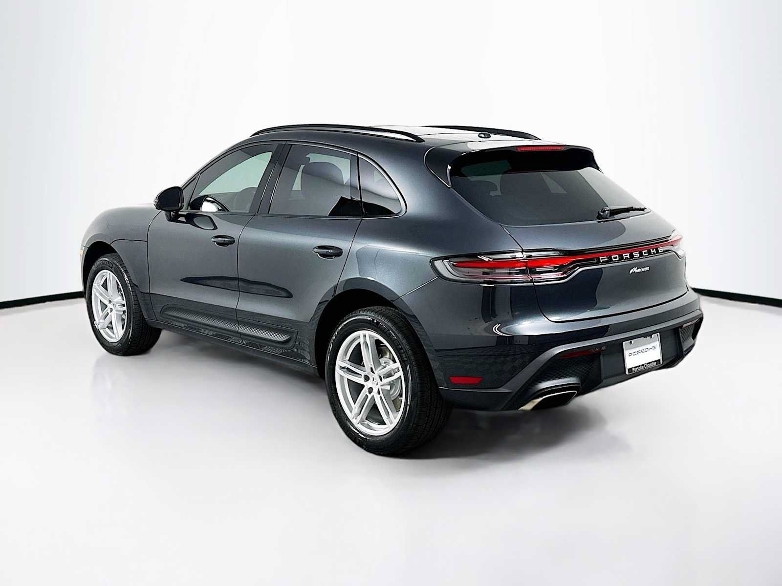 Used 2026 Porsche Macan AWD/4WD image 3