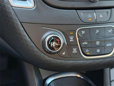 Used 2024 Chevrolet Malibu LT image 22