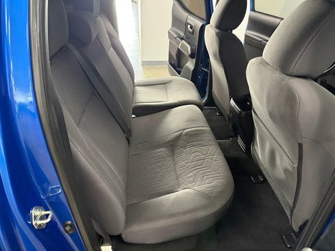 Used 2016 Toyota Tacoma TRD Sport w/ Towing Package image 17