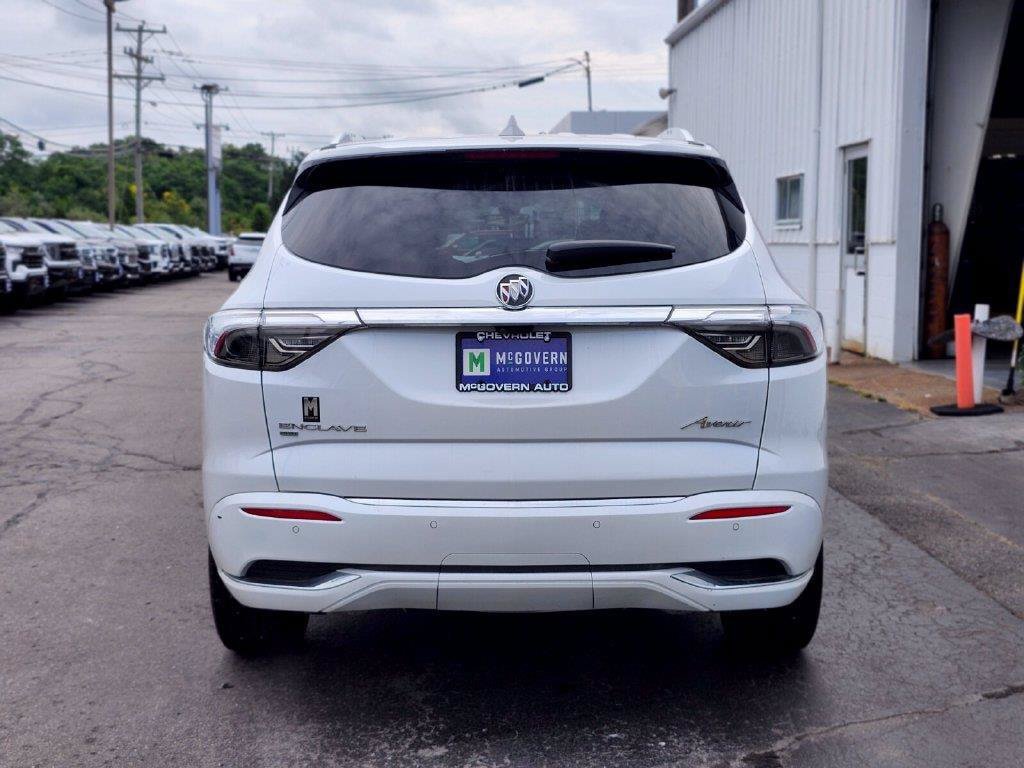 Used 2024 Buick Enclave Avenir w/ Avenir Technology Package AWD/4WD image 4
