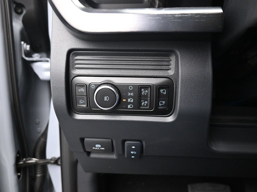 New 2026 Ford F250 Lariat w/ Black Appearance Package AWD/4WD image 13