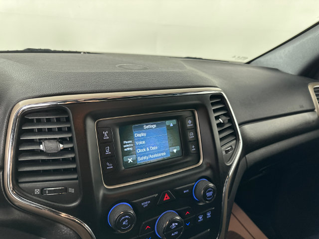 Used 2015 Jeep Grand Cherokee Laredo w/ Quick Order Package 23E AWD/4WD image 11