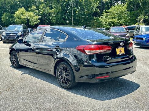 Used 2017 Kia Forte LX FWD image 5