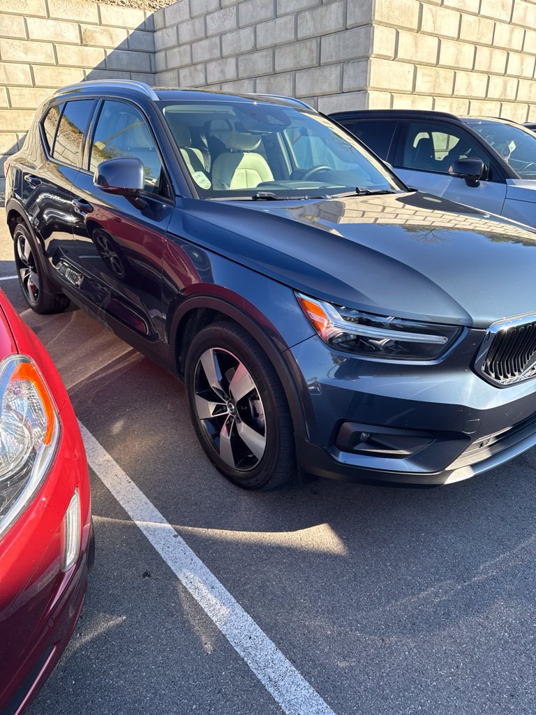 Used 2021 Volvo XC40 T5 Momentum w/ Protection Package AWD/4WD image 8