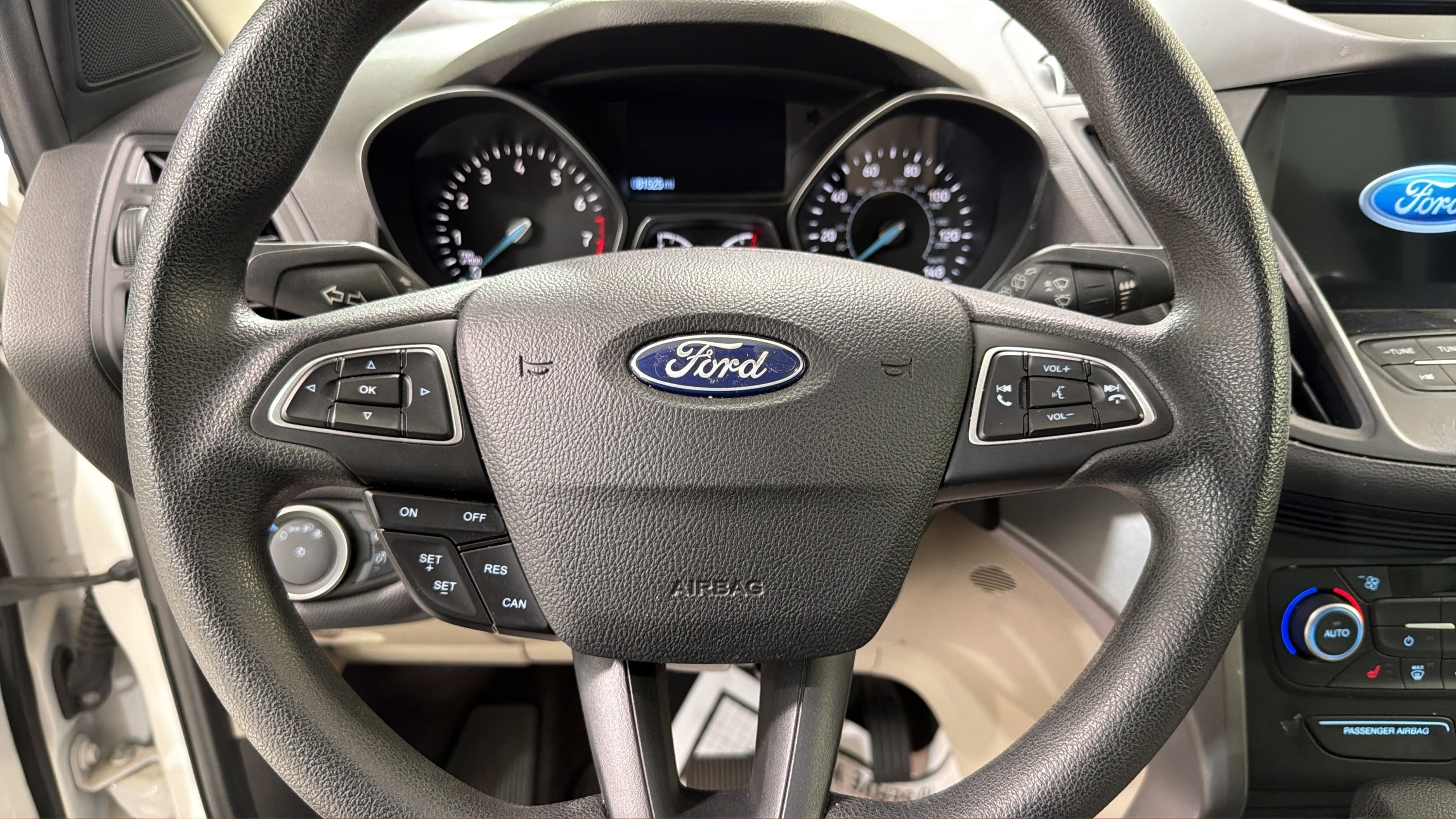 Used 2018 Ford Escape SE w/ SE Sync 3 Package AWD/4WD image 12