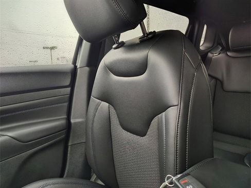 New 2026 Jeep Compass Latitude image 26