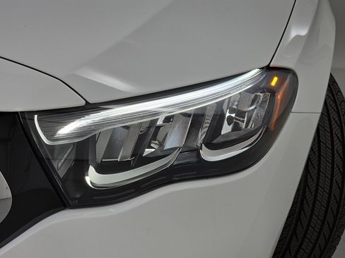 Used 2025 Mercedes-Benz E 350 Sedan image 32