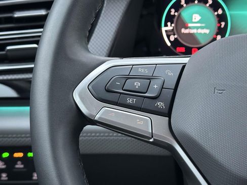 Used 2025 Volkswagen Atlas Peak Edition SE image 22