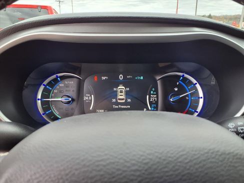 Used 2024 Chrysler Pacifica Select image 32