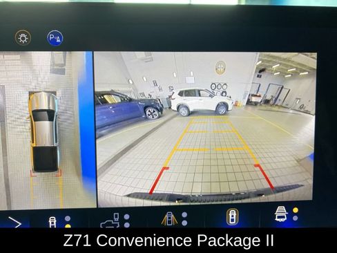 Used 2023 Chevrolet Colorado Z71 w/ Z71 Convenience Package 2 AWD/4WD image 3