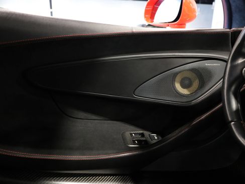 Used 2017 McLaren 570S Coupe image 9