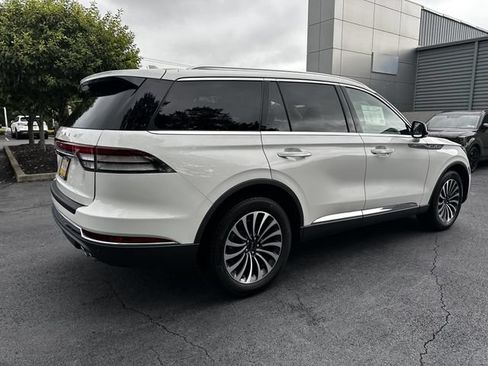 Certified 2023 Lincoln Aviator AWD w/ Premium Package image 5