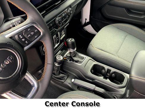 Used 2024 Jeep Wrangler Sahara image 18