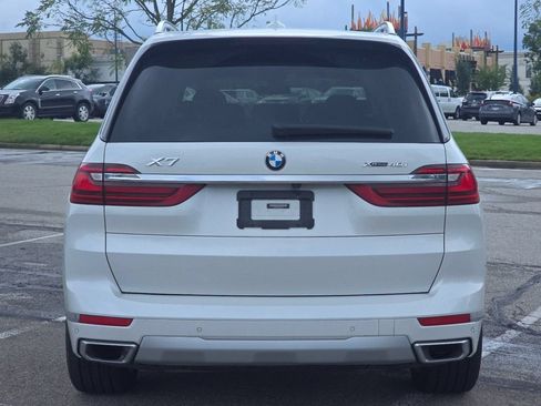 Used 2021 BMW X7 xDrive40i w/ Luxury Seating Package AWD/4WD image 16