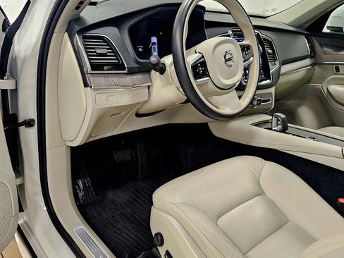 Used 2023 Volvo XC90 B5 Plus AWD/4WD image 43