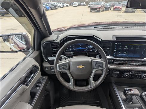 Used 2022 Chevrolet Silverado 1500 LTZ w/ LTZ Premium Package AWD/4WD image 3