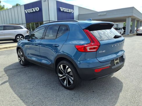 Certified 2023 Volvo XC40 B4 Ultimate FWD image 7
