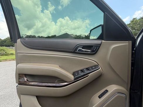 Used 2019 GMC Yukon XL SLT w/ Open Road Package RWD image 9