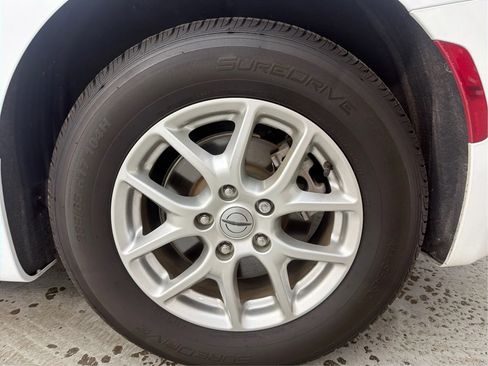 Used 2023 Chrysler Voyager LX FWD image 28
