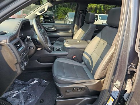 Used 2022 Chevrolet Suburban Z71 w/ Luxury Package AWD/4WD image 23