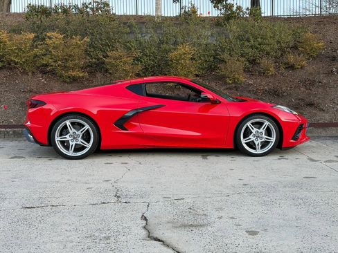 Used 2021 Chevrolet Corvette Stingray Preferred Cpe w/ 2LT image 2