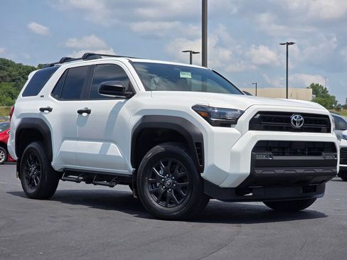 Used 2025 Toyota 4Runner SR5 AWD/4WD image 3
