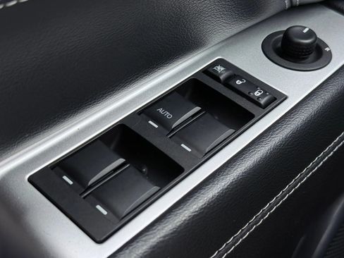 Used 2015 Jeep Compass High Altitude image 24