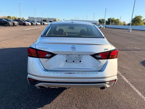 Used 2020 Nissan Altima 2.5 SV FWD image 6