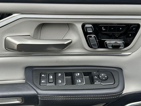 Used 2025 RAM 1500 Tungsten AWD/4WD image 21
