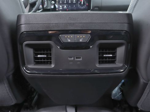 Used 2024 GMC Sierra 2500 AT4X image 22